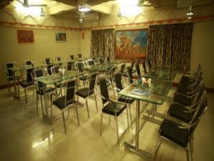Hotel Bharat Niwas 비카네르 외부 사진