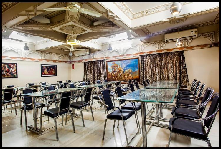 Hotel Bharat Niwas 비카네르 외부 사진
