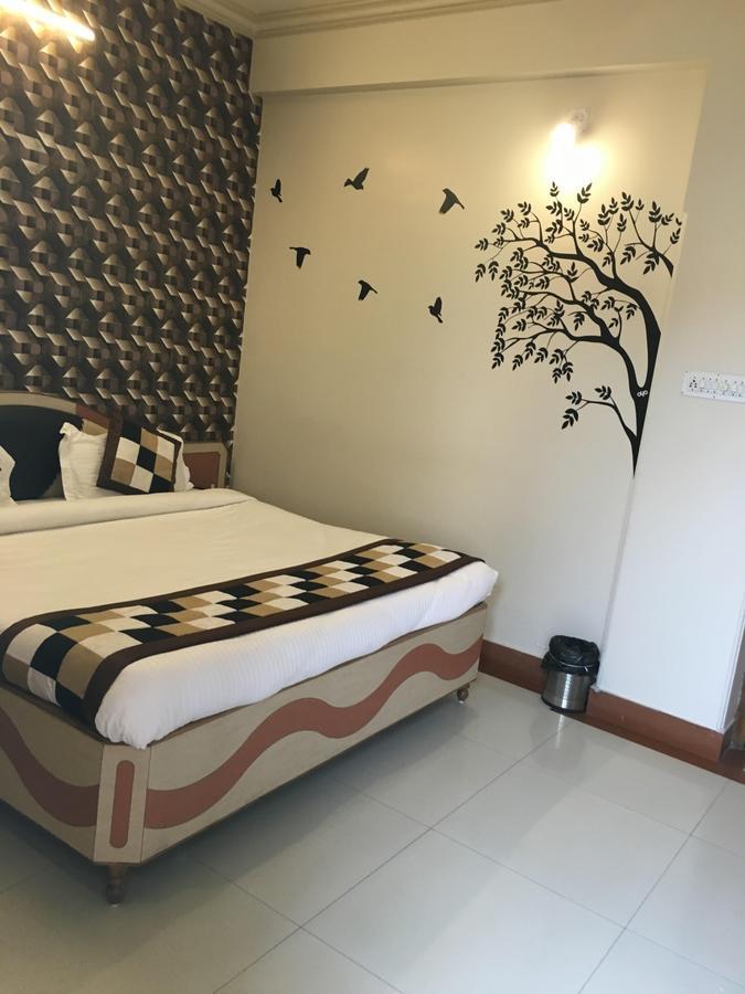 Hotel Bharat Niwas 비카네르 외부 사진