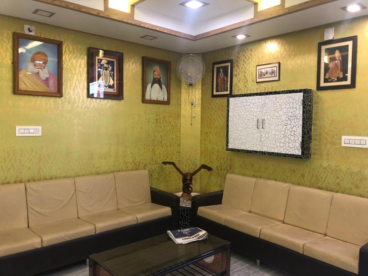 Hotel Bharat Niwas 비카네르 외부 사진
